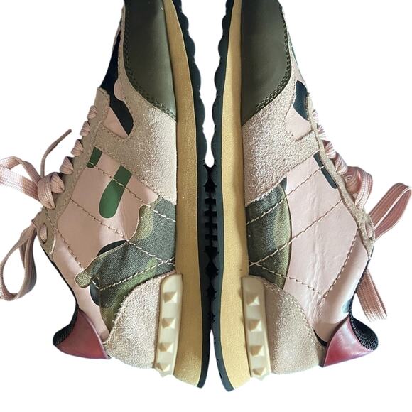 Valentino Garavani Rockrunner Sneakers – Multicolor Camo, Size 7 - Picture 10 of 11